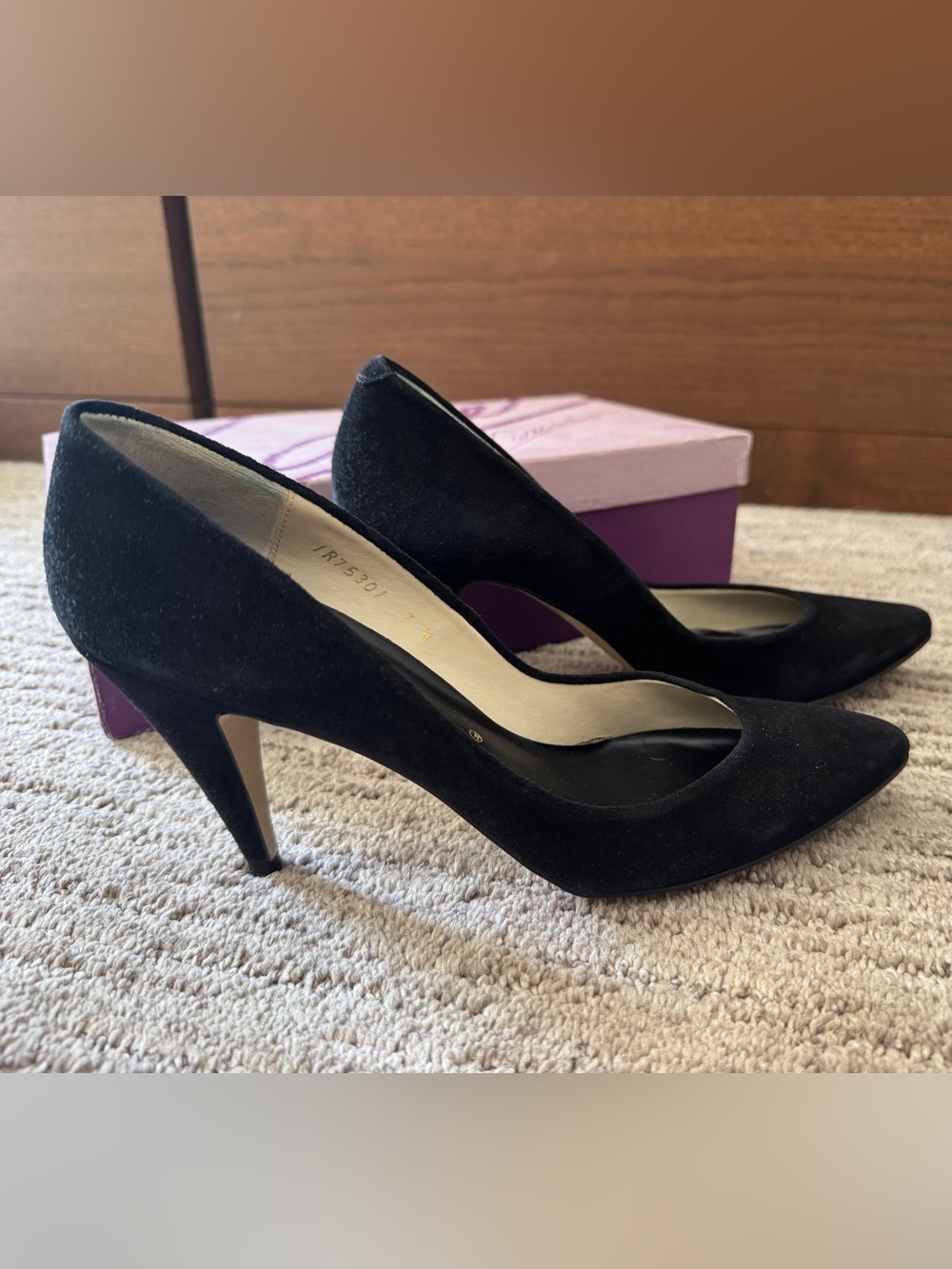 Vintage Caressa 80s Classic Black Suede Pointed-Toe Pumps 3” - 7 Narrow